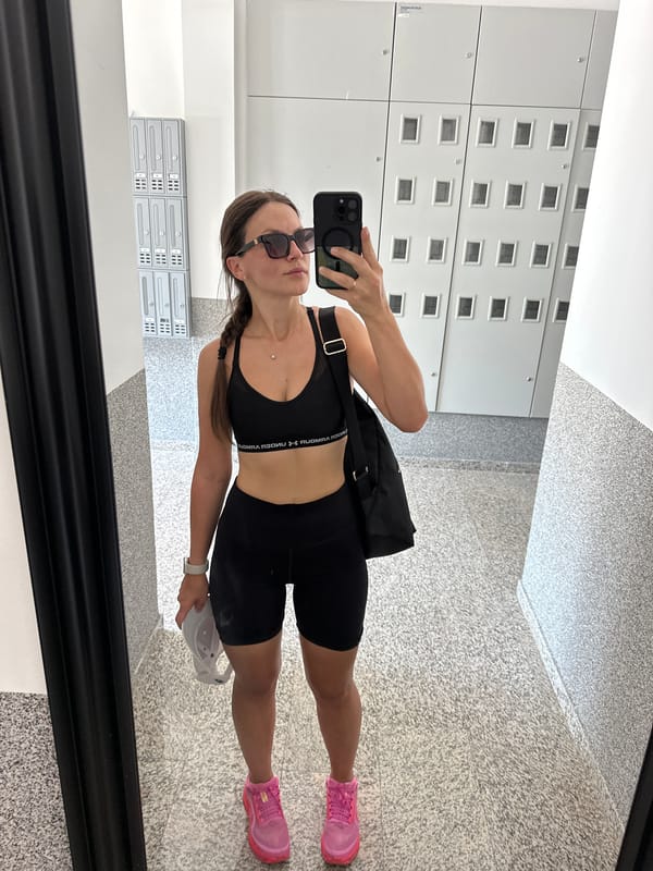 Athletic morning in Budva, selfies and street scenes