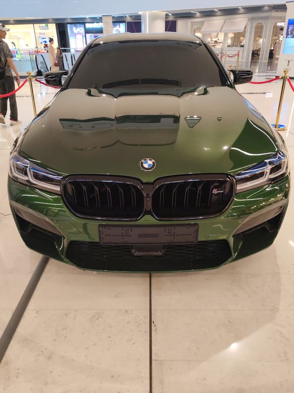 Exotic cars and city fountains spotted in central Tashkent