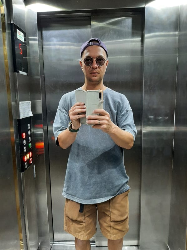 Early morning moments captured on Alanya street