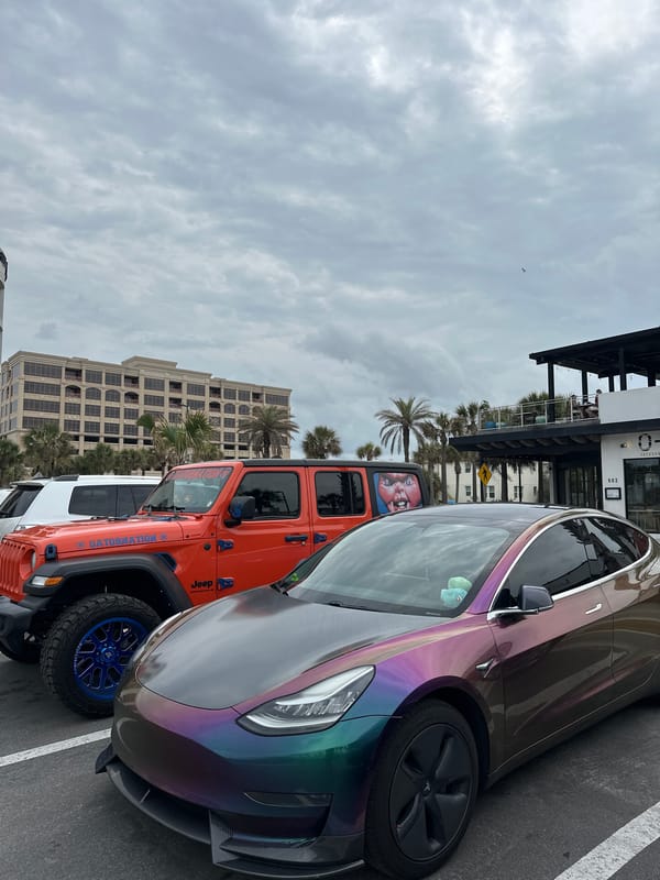 Casual afternoon scenes documented around Jacksonville Beach restaurants, pier