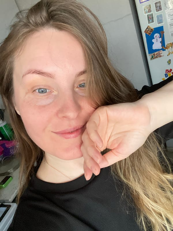 Family captures quiet morning moments at home in Russia