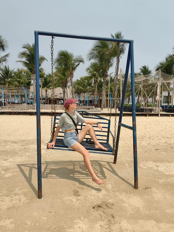 Tropical beachside venue documented in Bai Chay Ward, Vietnam