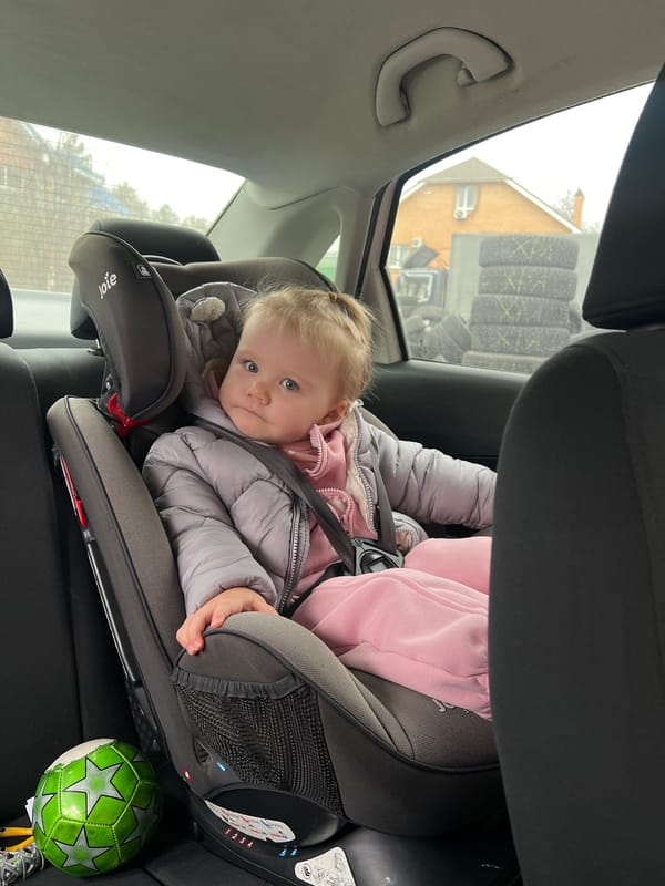 Woman documents car journey with child in Rostov-on-Don
