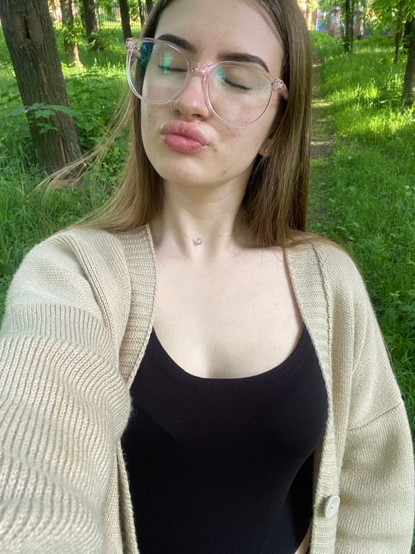 Woman documents daily activities through selfies and outdoor photography