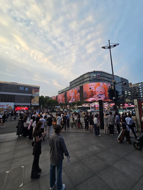 Busy street scenes documented in Shangcheng District, China