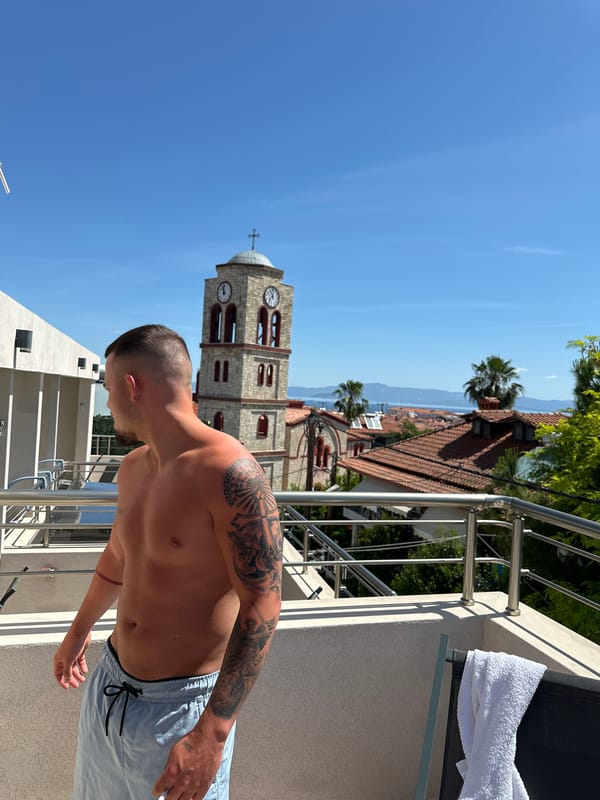 Man spotted on balcony in Pallini, Greece morning scene