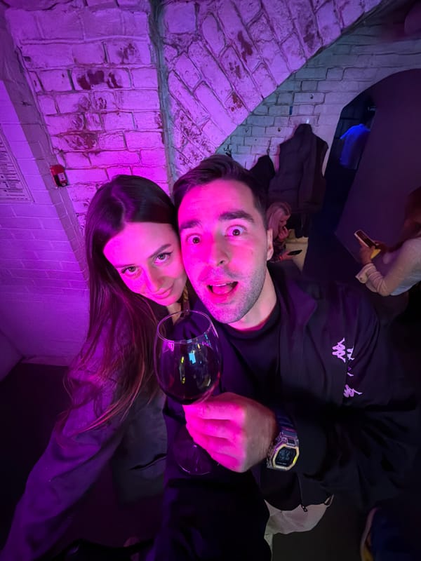 Couple photographed at nightlife venue in Krasnoyarsk