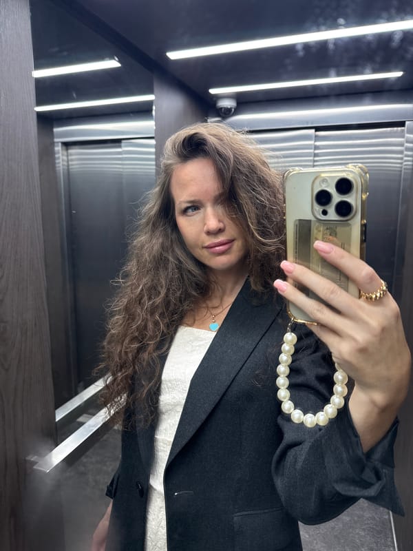 Elevator selfie and car backseat moment, Moscow