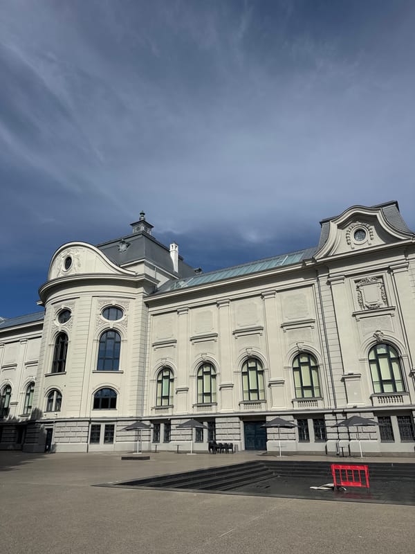 Morning stroll through Riga's landmarks and parks