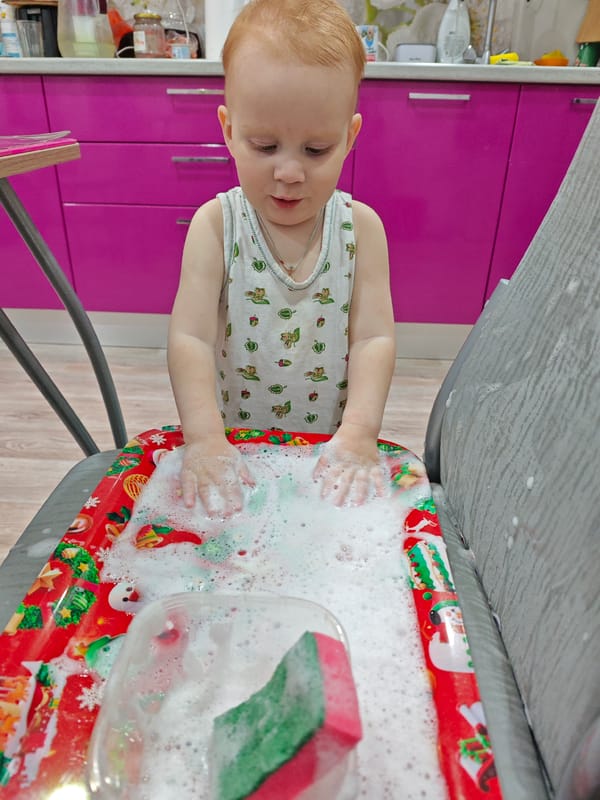 Family moments documented in Markovskii, Russia over 40 minutes