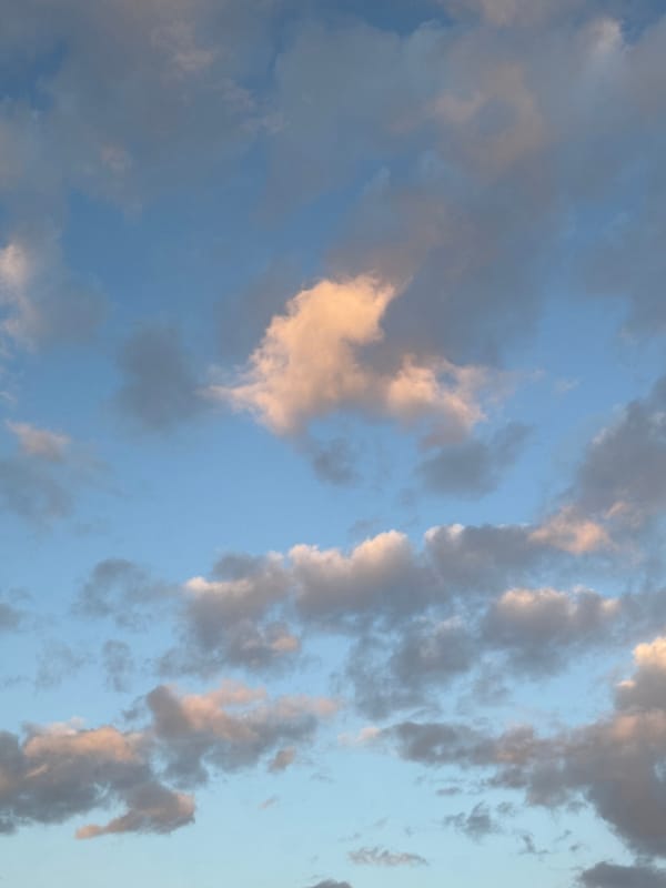 Clouds observed over Łódź, Poland on April afternoon