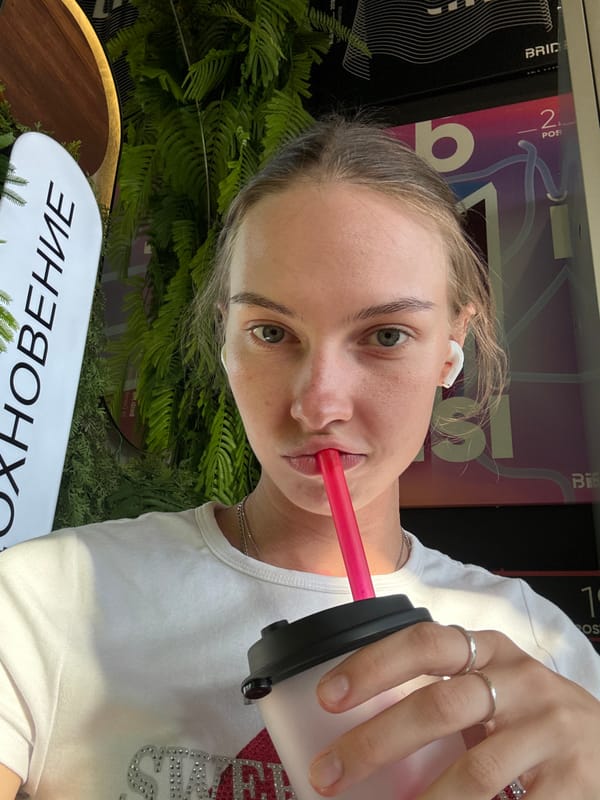 Afternoon cafe hangout and car selfies in Perm