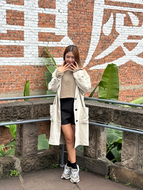 Tourists explore historic Xiahao Lane in Chongqing's Nan'an District