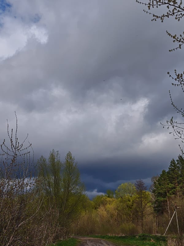 Stormy weather documented in Parkhomivka, Ukraine