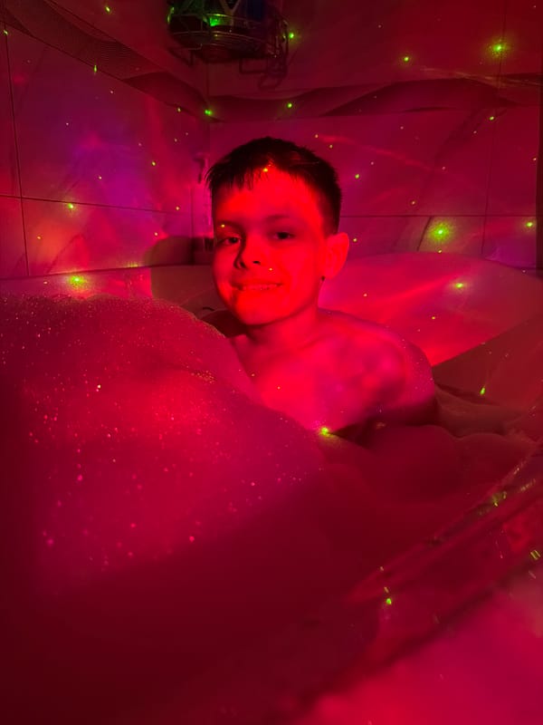 Domestic scenes captured in Votkinsk: bubble baths and sleeping dog