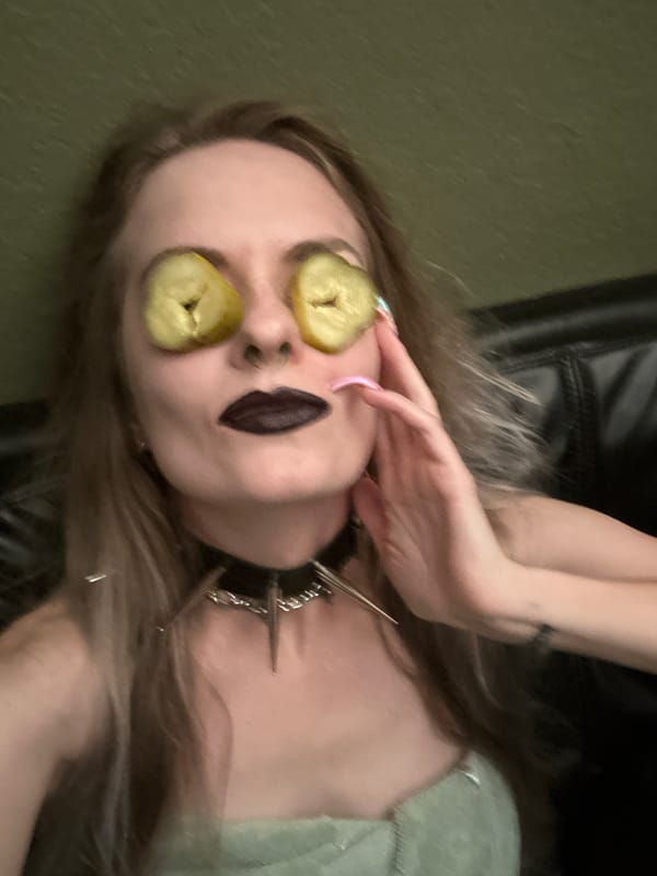Cape Coral resident tries pickle eye treatment for beauty