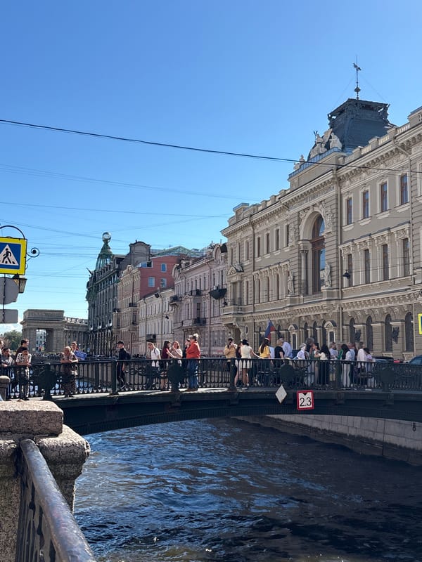 Sunny afternoon tour through Saint Petersburg's historic canals and palaces