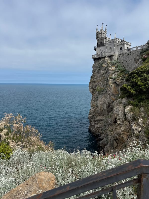 Tourists visit Swallow's Nest castle in Crimea, capture photos