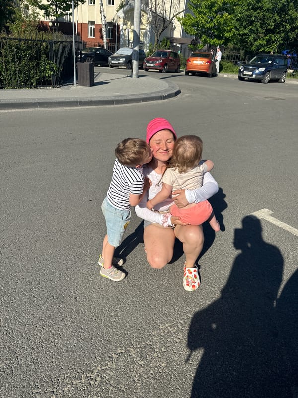 Family outing with toddler documented in Nizhny Novgorod