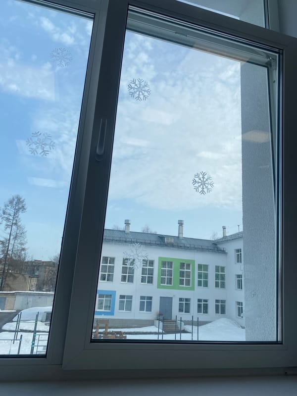 Morning life documented across Chaikovsky, Russia during seasonal transition