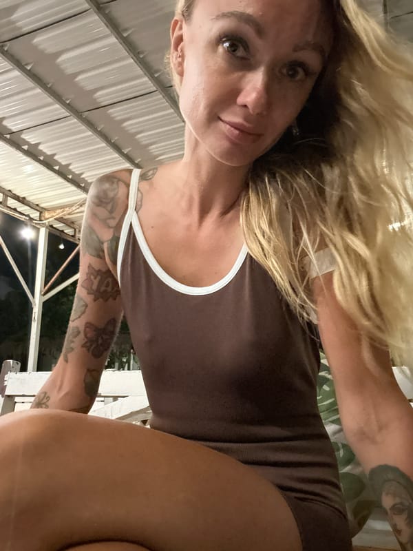 Relaxing under a metal roof at a Mũi Né outdoor spot