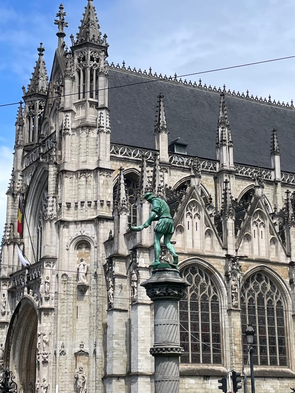 Morning cathedral and garden visit documented in Brussels
