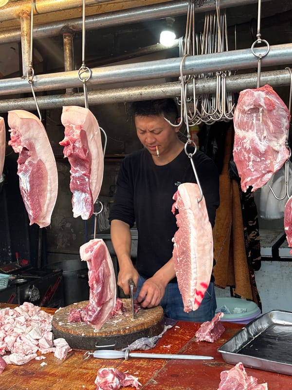 Man in red helmet spotted on Jiangjin street