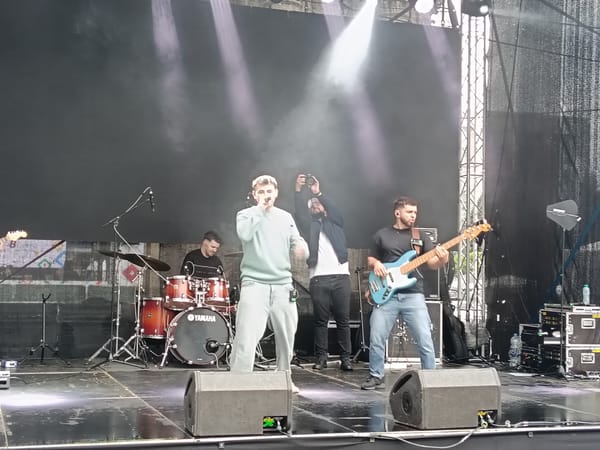 Band performs in rain at Chișinău's Great National Assembly Square