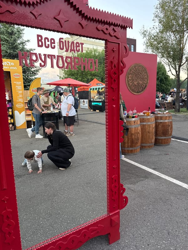 Moscow Street Life: Market Scenes and Architecture Documented
