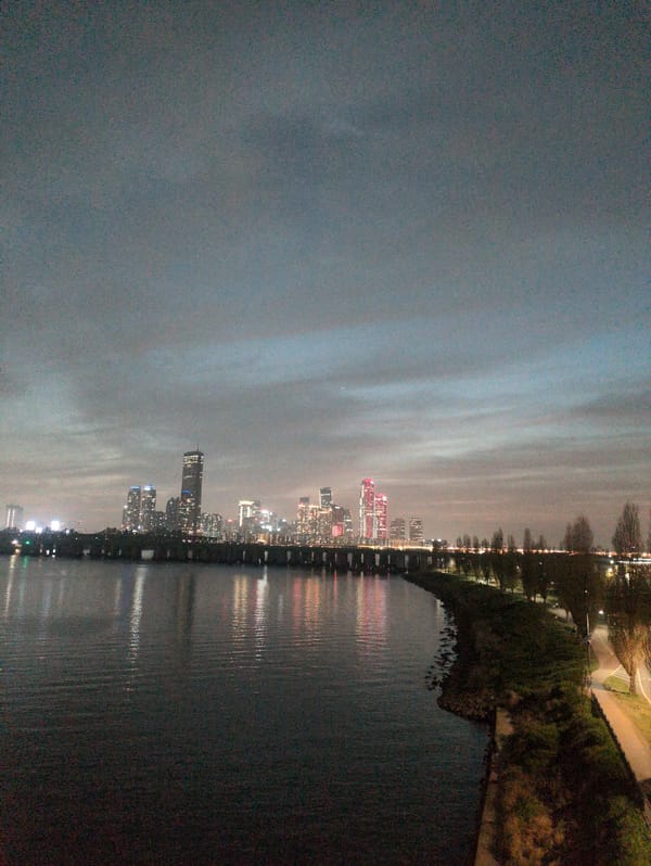 Seoul morning scenes captured: river views, autonomous vehicle, city streets