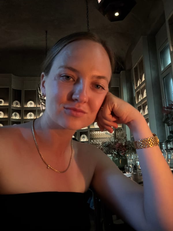 Evening dining experience documented in Milan restaurant