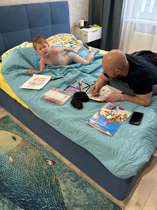 Quiet afternoon moments captured across Izhevsk homes