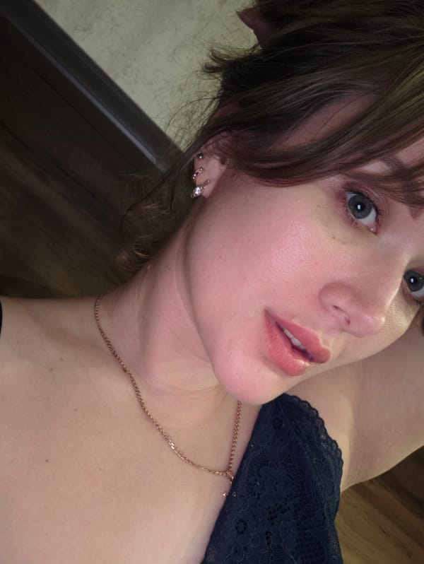 Casual indoor selfies from Chaikovsky, Russia