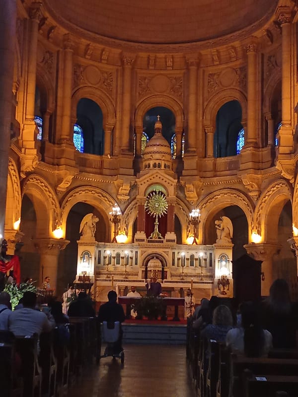 Evening service at Santiago cathedral draws congregants
