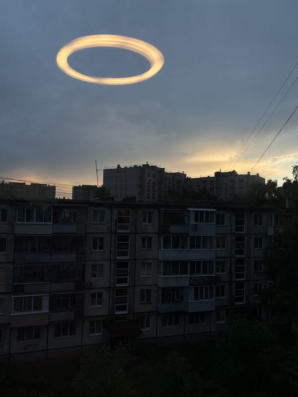Mysterious light phenomenon photographed over Izhevsk residential area