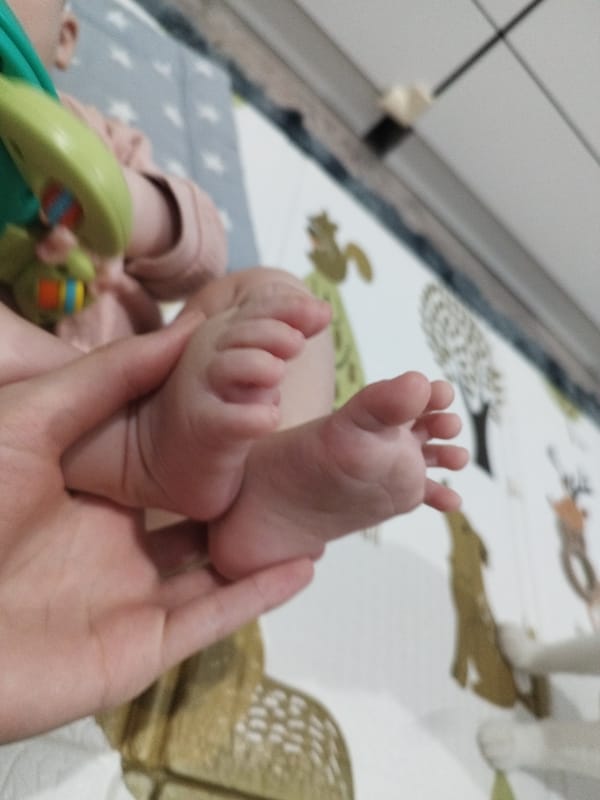 Yakutsk resident documents quiet domestic moments with infant, cats