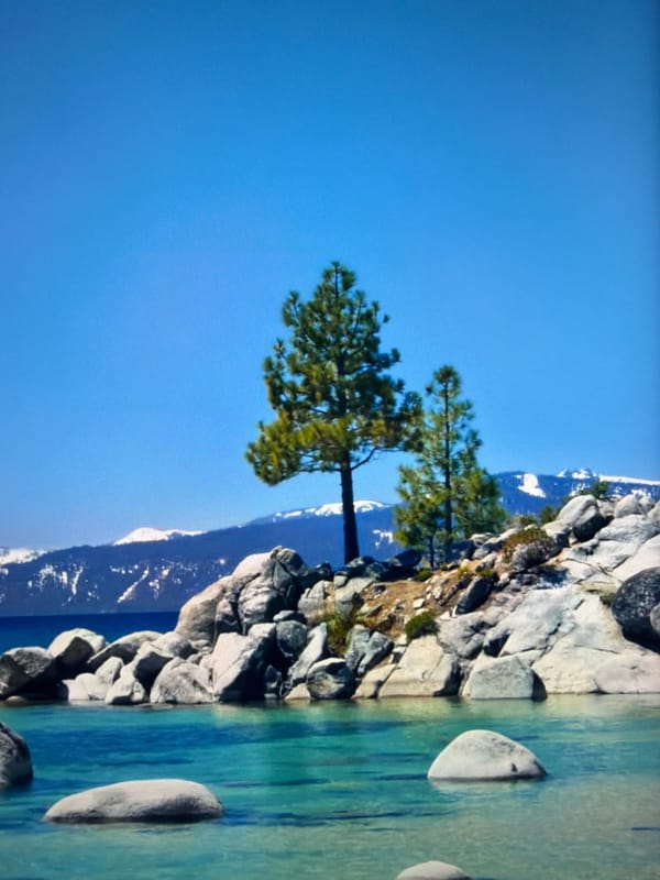 Glaciers, alpine lakes, and mountain landscapes tagged to Kyiv