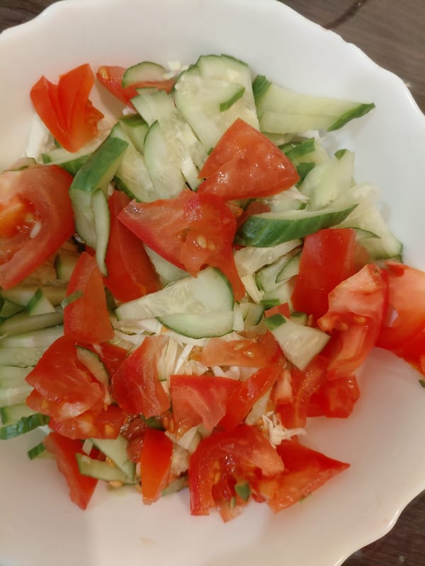Home cooking captured in Nadym: salad preparation and potato frying