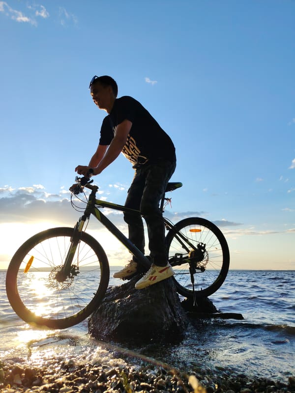 Creative sunset photo shoot documented along Kama River, Russia