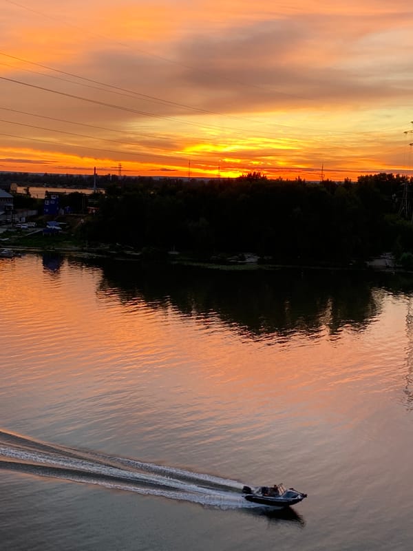 Hanging out by the water on a Novokuybyshevsk summer evening
