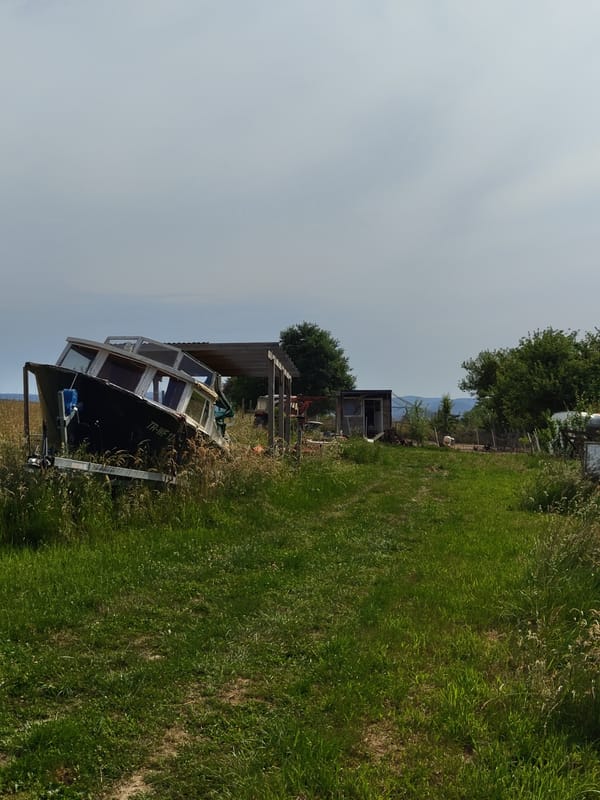 Abandoned boat and rural landscapes documented in Mettlach, Germany