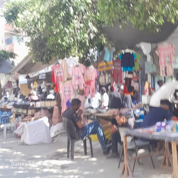 Street market operates normally in Deir el-Balah