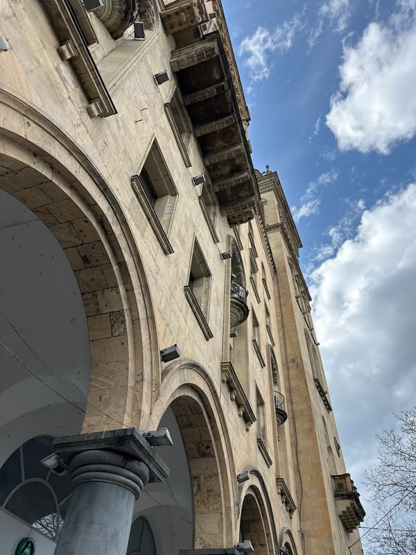 Tourist activity and street life documented in central Tbilisi