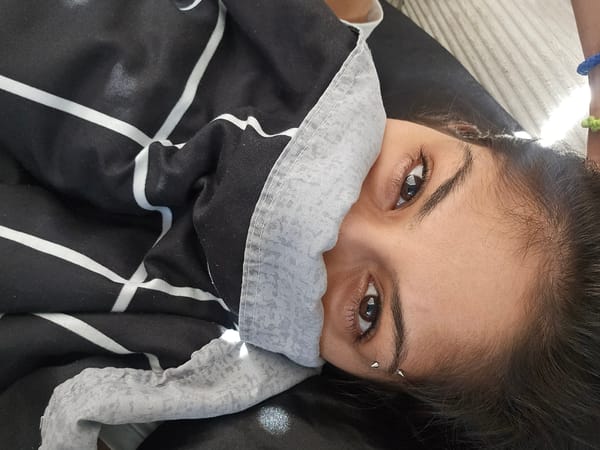 Quiet morning routine documented in Munich apartment