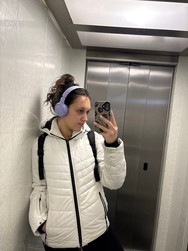 Woman takes elevator selfie in Kragujevac
