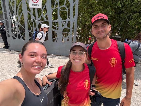 Team members with luggage, peso bill observed in Puebla