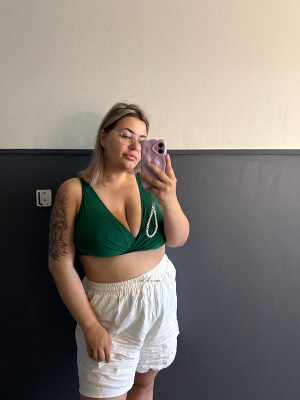 Morning around Chalong — scooter ride, selfies, and a lounge stop