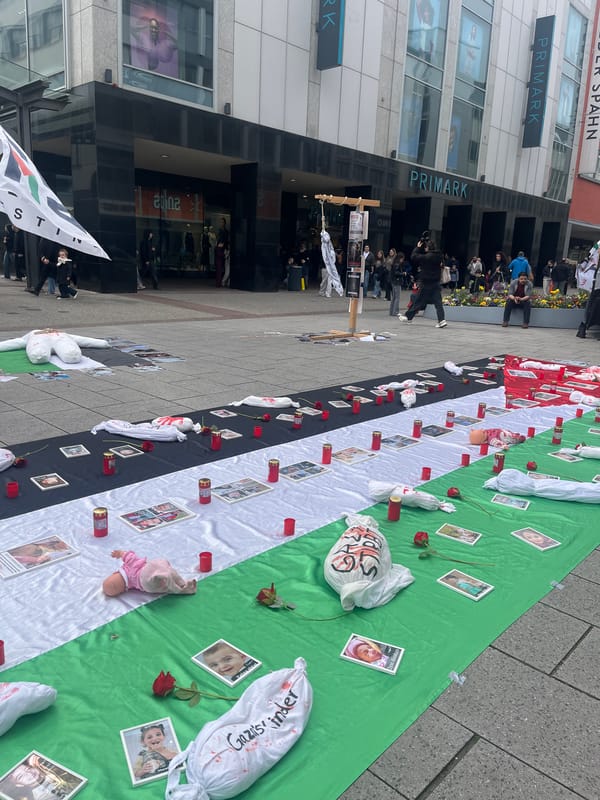 Palestinian flag demonstration staged outside Saarbrücken Primark store