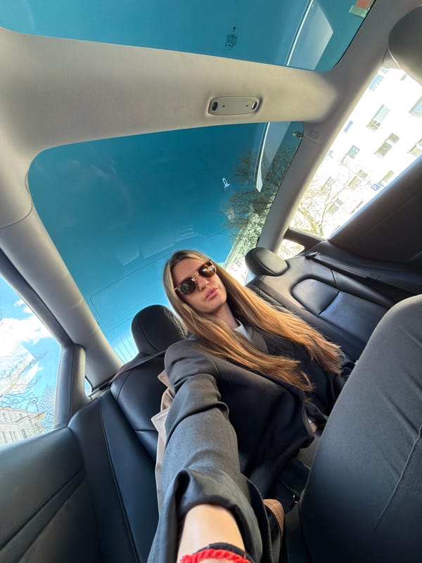 Routine traffic moments captured by passengers in central Berlin