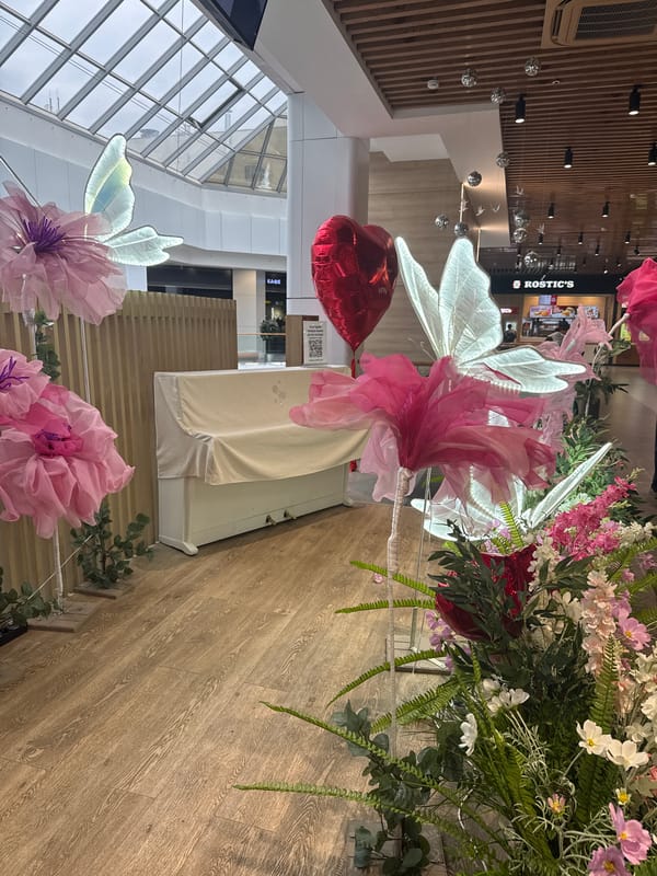 Elaborate floral display brightens Izhevsk shopping mall